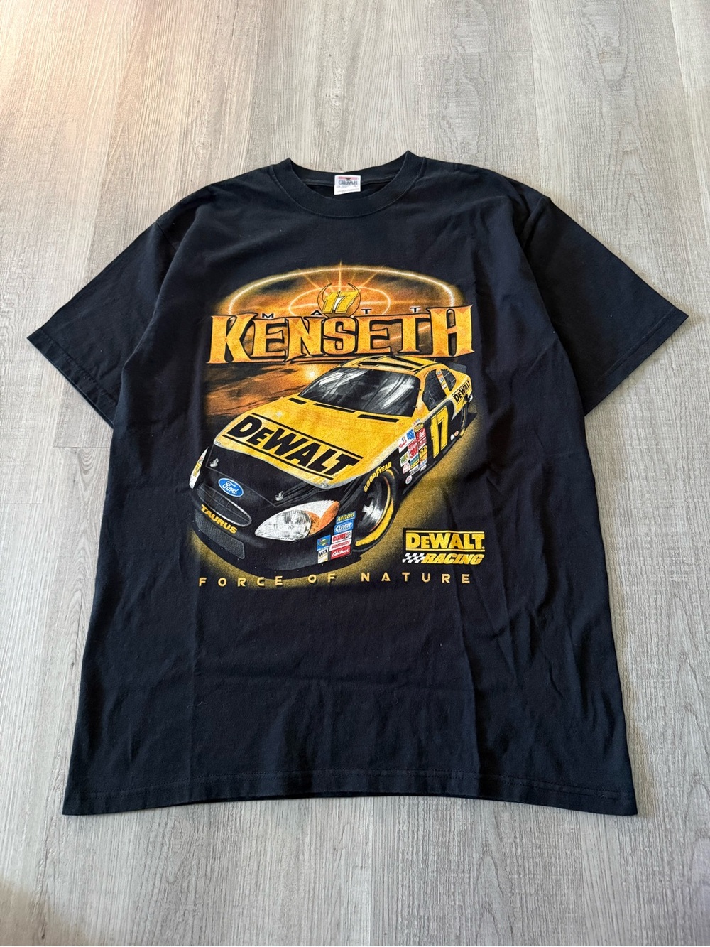 Vintage 2000s Anvil Black and Yellow Kenseth DeWALT Carhartt Racing Graphic Tee - Picture 4 of 6